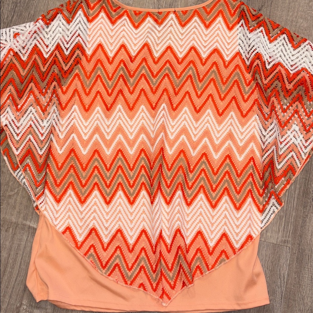 Vibrant Chevron Pattern Poncho - image 4